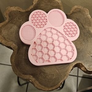 Top Paw Pink Paw-Shaped Lick Mat